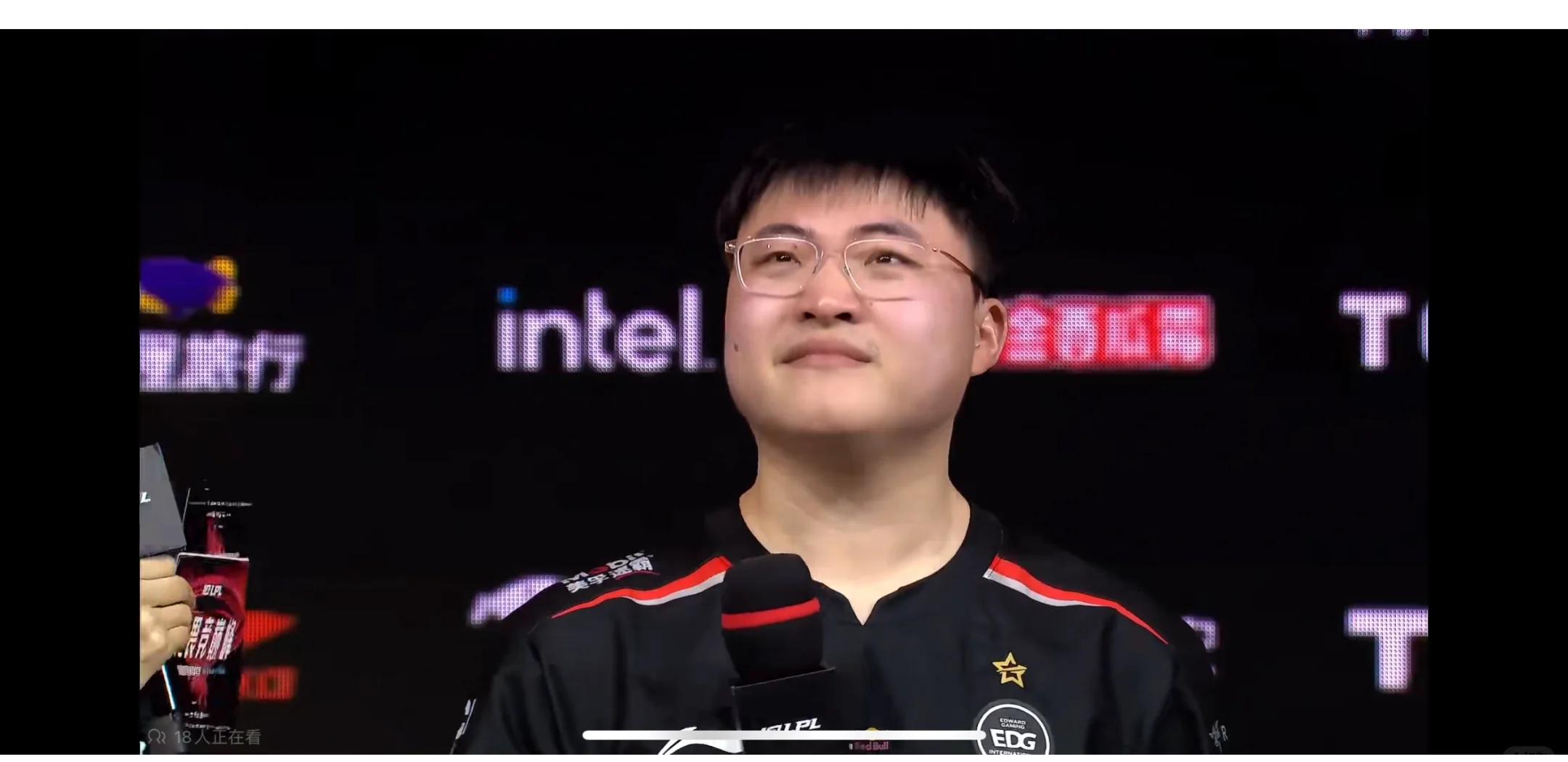 Uzi迎来三赛季高光表现，瑞士队球迷沸腾！